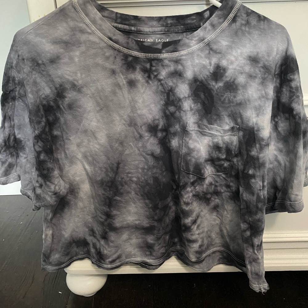 American Eagle Outfitters Black and Gray Cropped T-Shirt